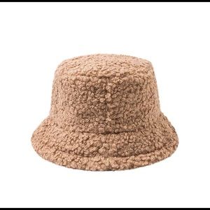 Faux fur bucket hat